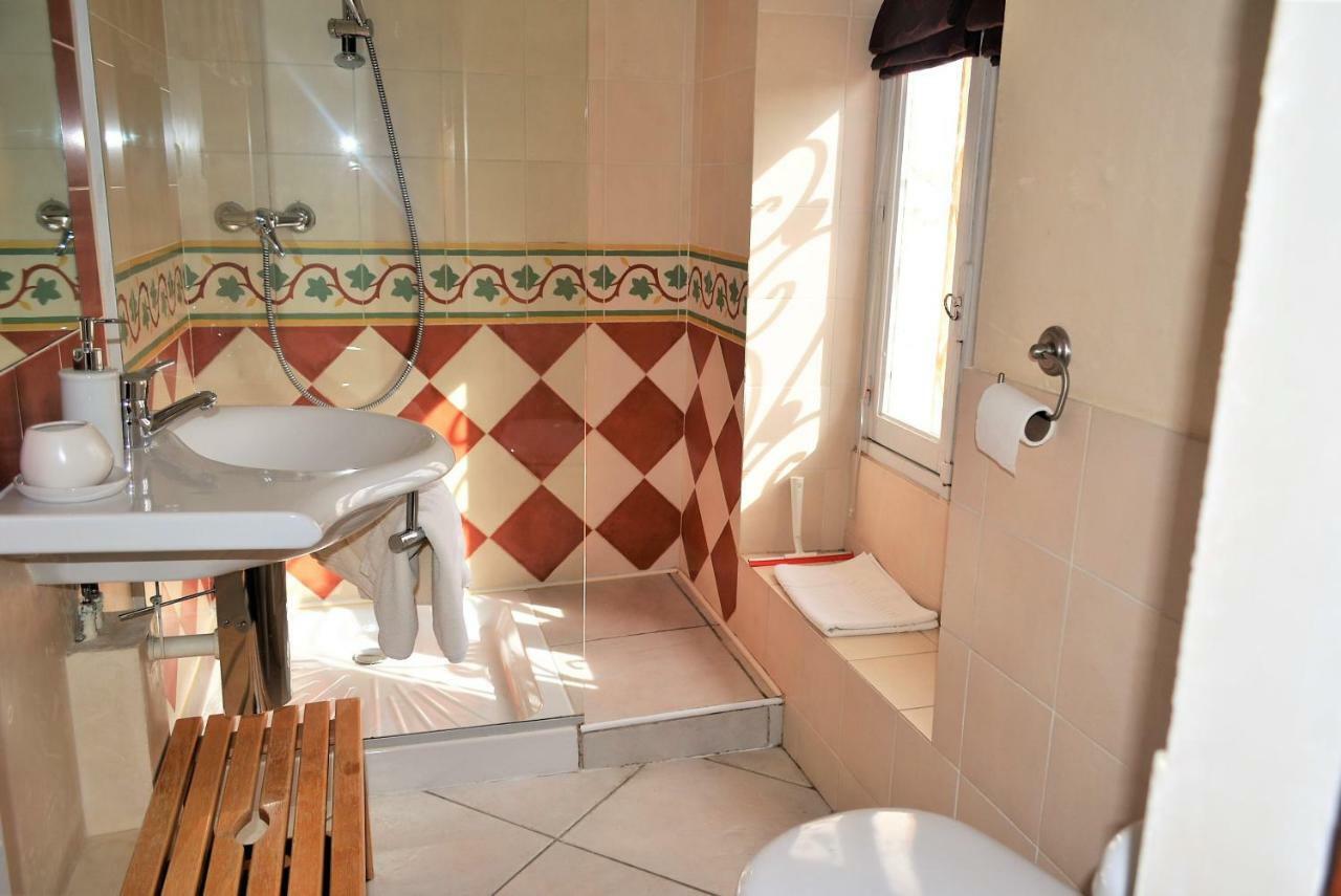 Petite Roche Gites Centre-Ville La Rochelle ลาโรแชล ภายนอก รูปภาพ